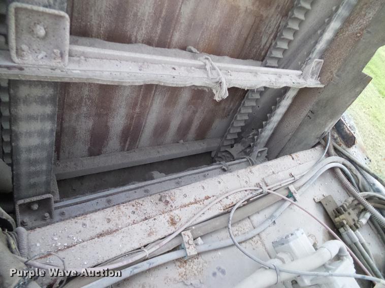 image for item DC7950 2003 Johnston 4000 street sweeper