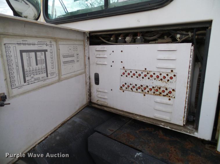 image for item DC7950 2003 Johnston 4000 street sweeper