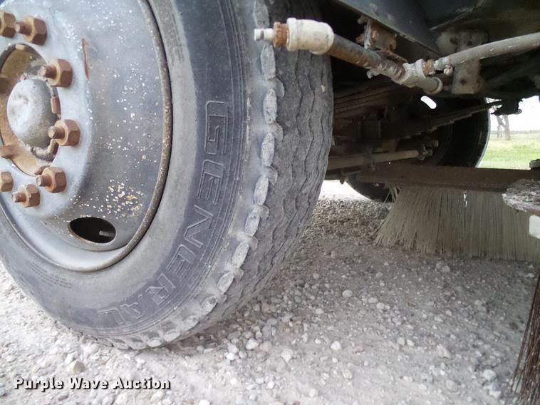 image for item DC7950 2003 Johnston 4000 street sweeper