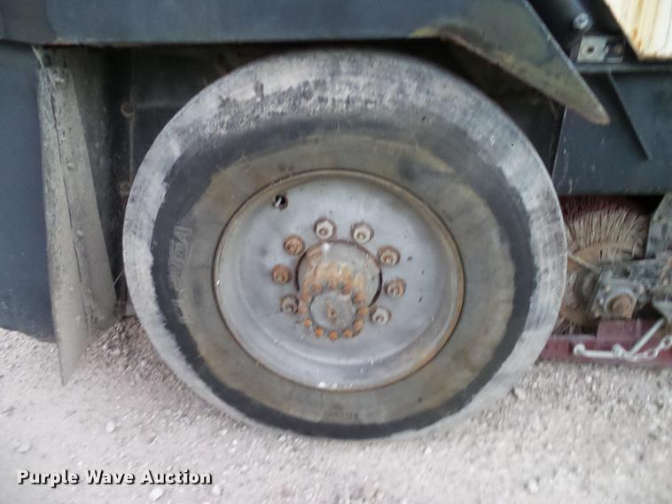 image for item DC7950 2003 Johnston 4000 street sweeper