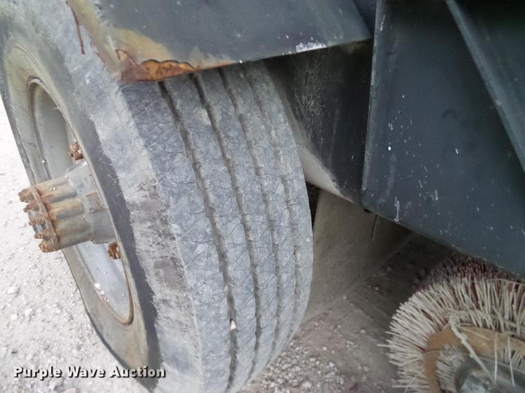 image for item DC7950 2003 Johnston 4000 street sweeper