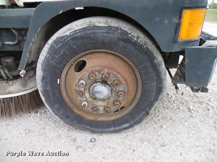 image for item DC7950 2003 Johnston 4000 street sweeper