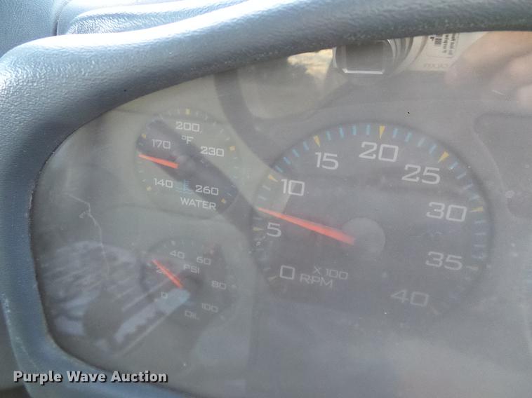 image for item DC7951 2005 International 4200 street sweeper truck