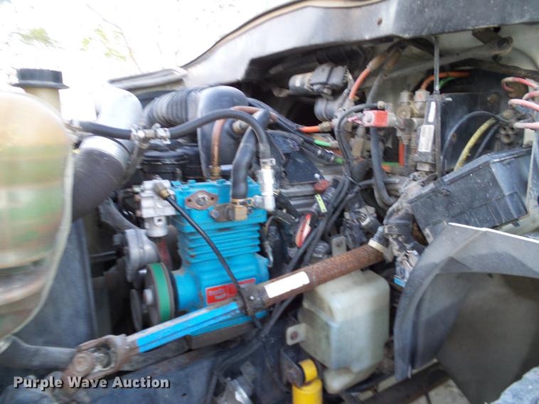 image for item DC7951 2005 International 4200 street sweeper truck