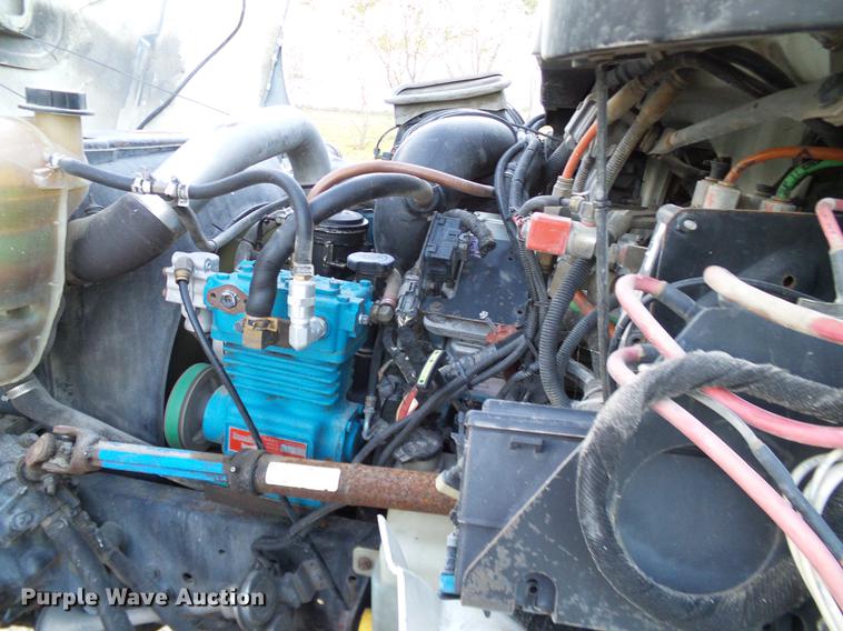 image for item DC7951 2005 International 4200 street sweeper truck