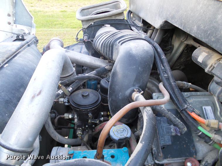 image for item DC7951 2005 International 4200 street sweeper truck