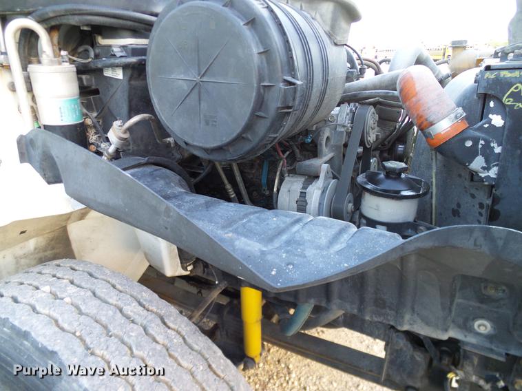 image for item DC7951 2005 International 4200 street sweeper truck