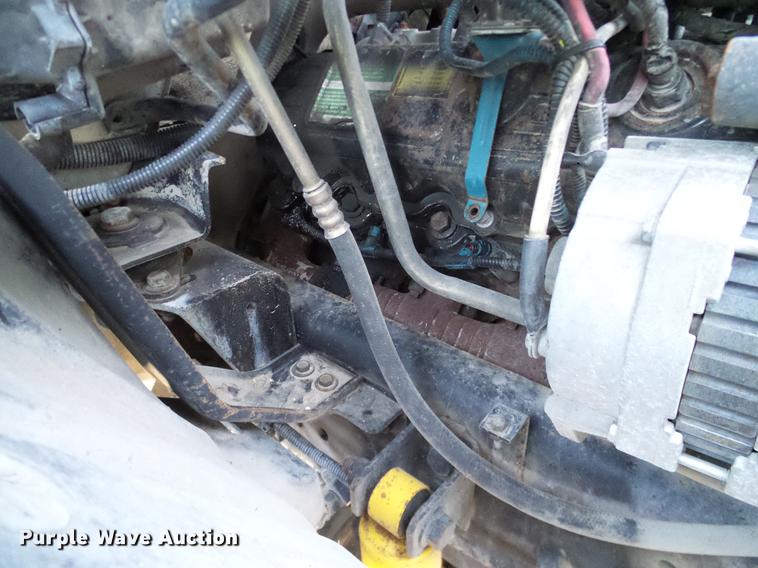 image for item DC7951 2005 International 4200 street sweeper truck