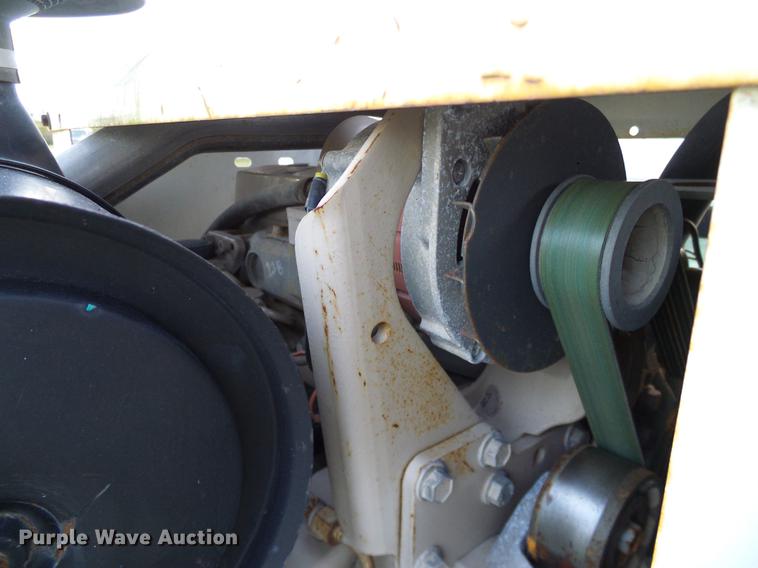 image for item DC7951 2005 International 4200 street sweeper truck