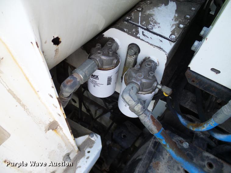 image for item DC7951 2005 International 4200 street sweeper truck