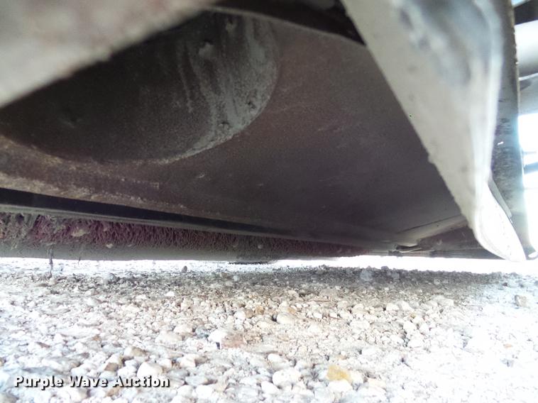 image for item DC7951 2005 International 4200 street sweeper truck