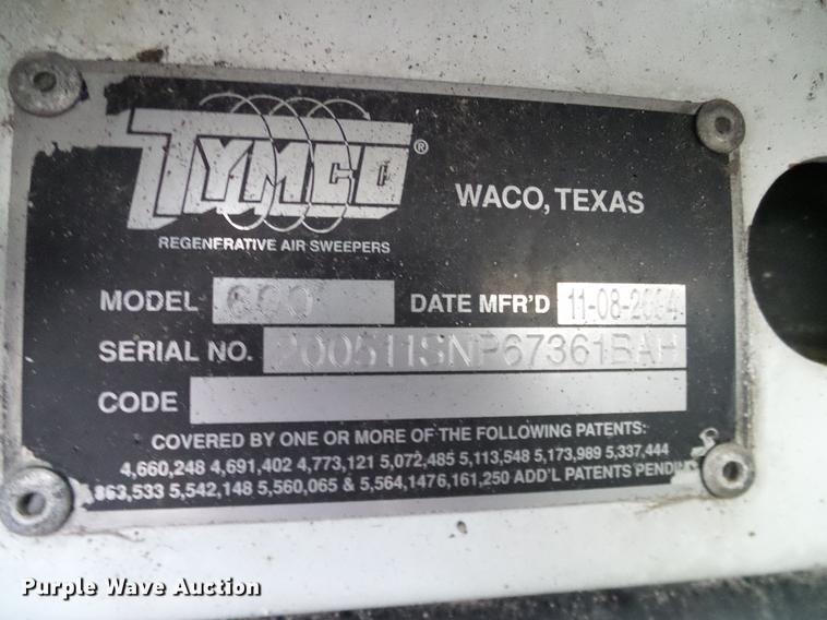 image for item DC7951 2005 International 4200 street sweeper truck