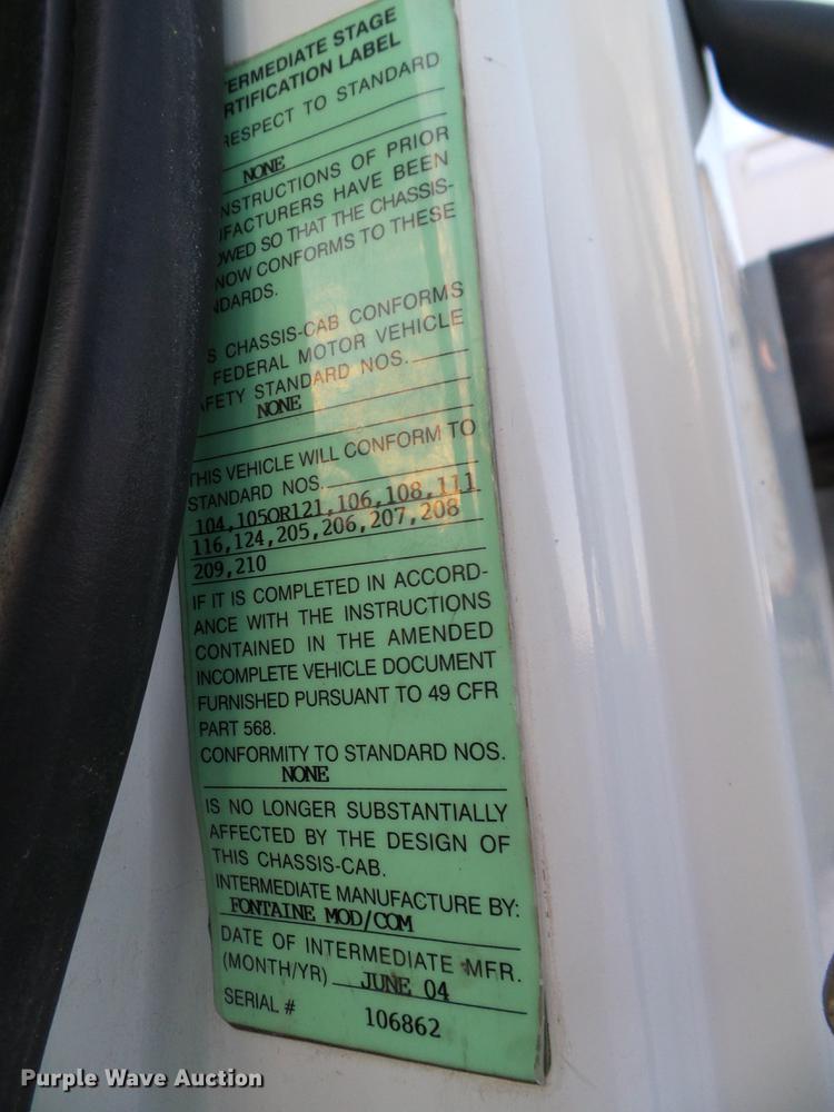 image for item DC7951 2005 International 4200 street sweeper truck