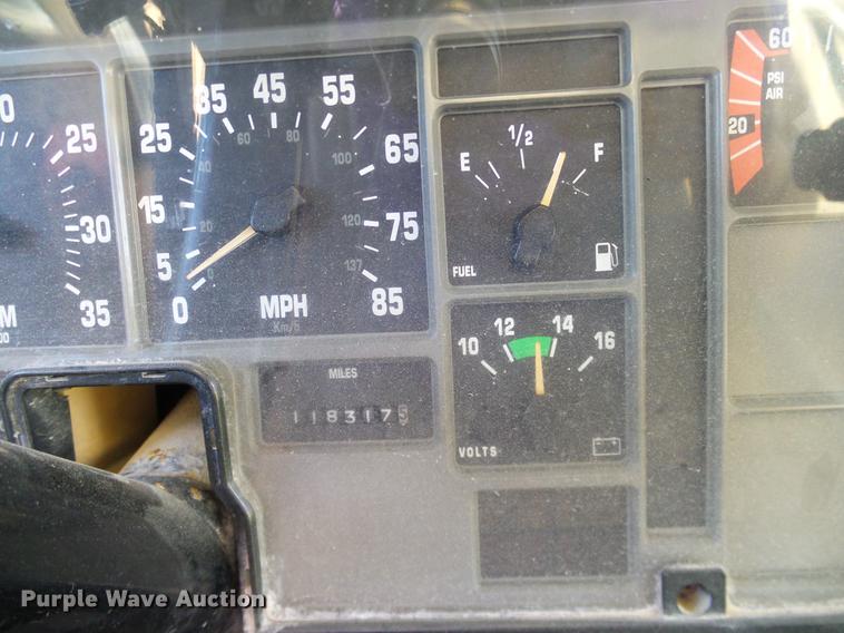 image for item DC7960 1998 International 3800 Amtran school bus