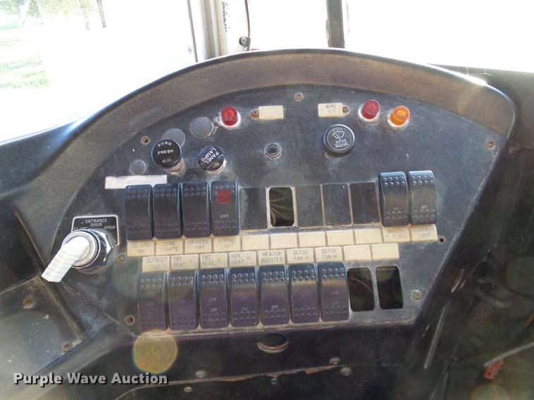 image for item DC7960 1998 International 3800 Amtran school bus