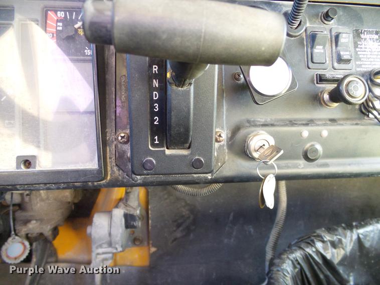 image for item DC7960 1998 International 3800 Amtran school bus