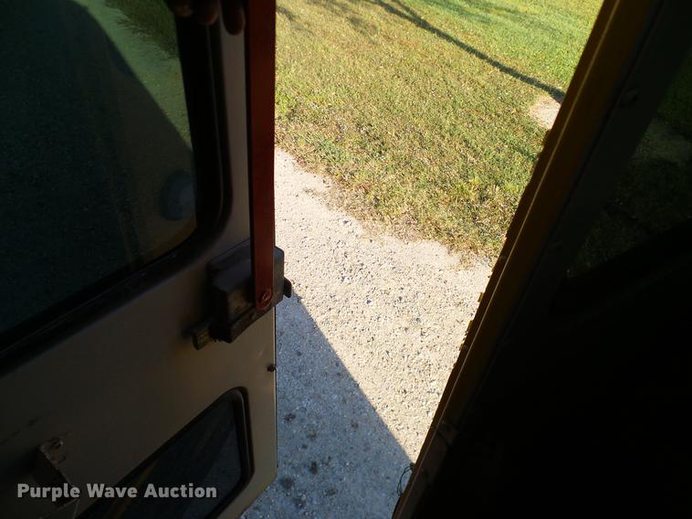 image for item DC7960 1998 International 3800 Amtran school bus