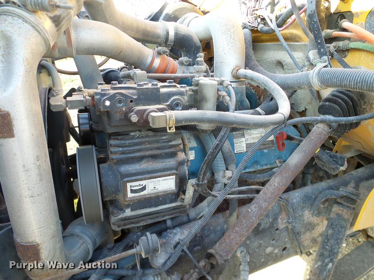 image for item DC7960 1998 International 3800 Amtran school bus