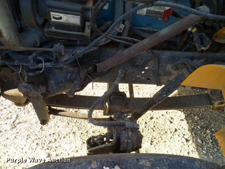 image for item DC7960 1998 International 3800 Amtran school bus