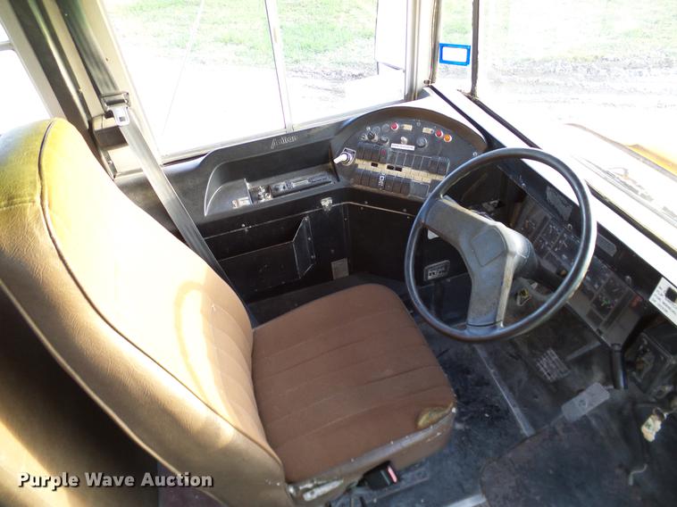 image for item DC7962 1998 International 3800 Amtran school bus