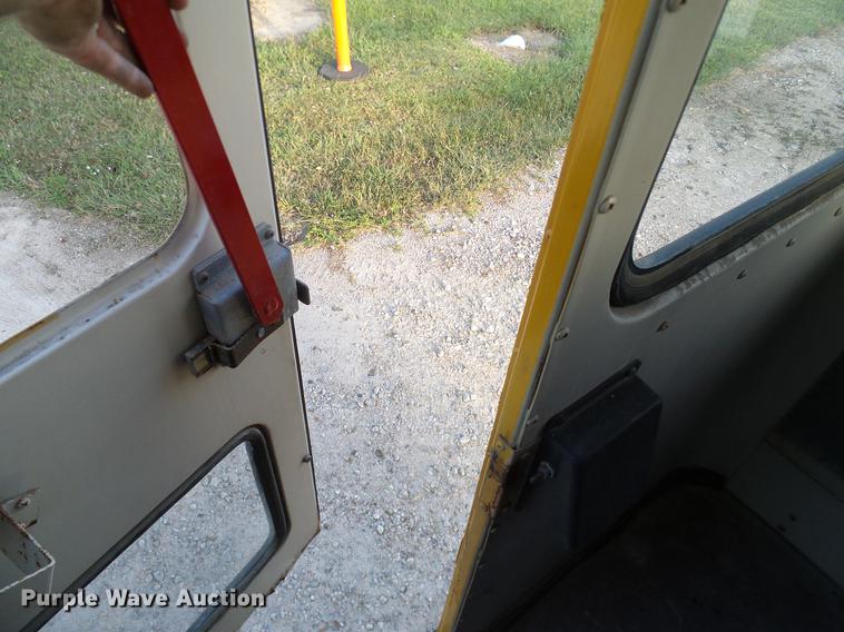 image for item DC7962 1998 International 3800 Amtran school bus