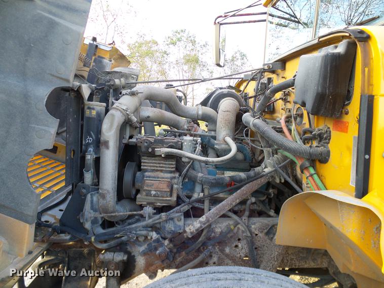 image for item DC7962 1998 International 3800 Amtran school bus