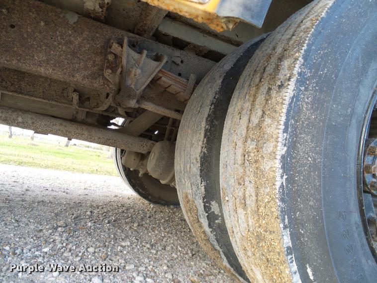 image for item DC7962 1998 International 3800 Amtran school bus