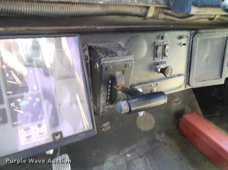 image for item DC7971 1995 International 3800 Blue Bird school bus