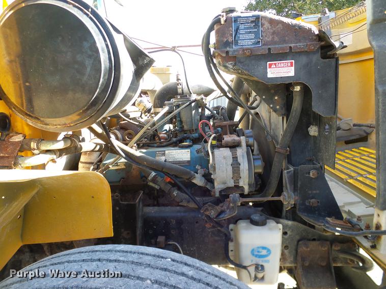 image for item DC7971 1995 International 3800 Blue Bird school bus