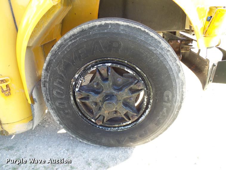 image for item DC7971 1995 International 3800 Blue Bird school bus