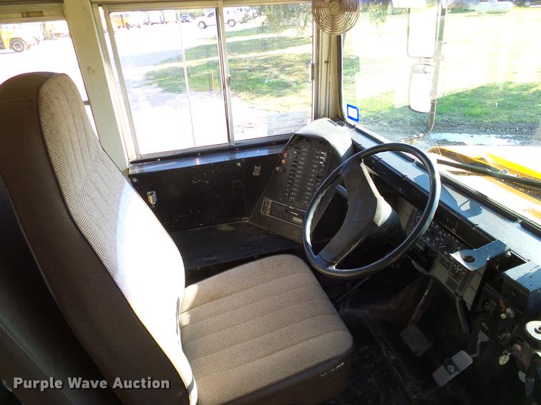 image for item DC7973 1998 International 3800 Carpenter school bus