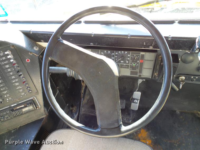 image for item DC7973 1998 International 3800 Carpenter school bus