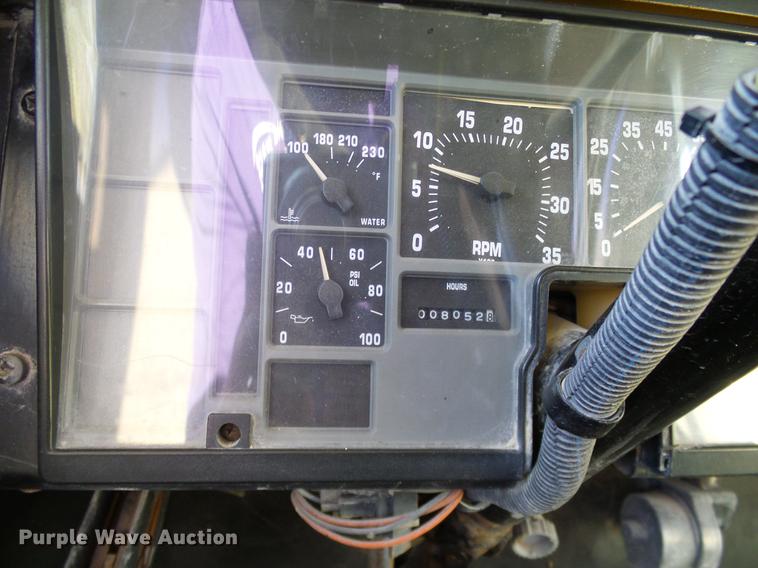 image for item DC7973 1998 International 3800 Carpenter school bus