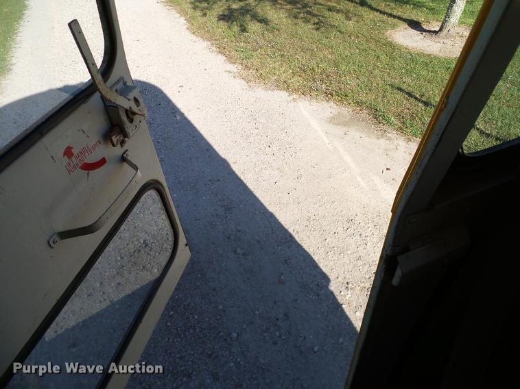 image for item DC7973 1998 International 3800 Carpenter school bus