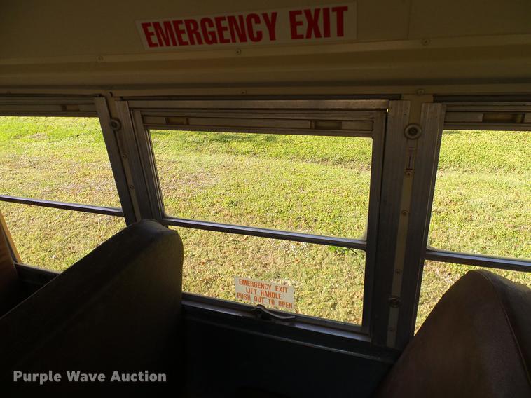 image for item DC7973 1998 International 3800 Carpenter school bus