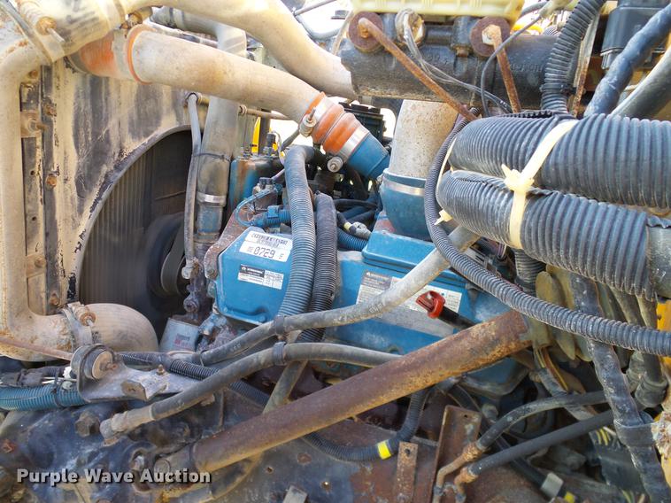 image for item DC7973 1998 International 3800 Carpenter school bus