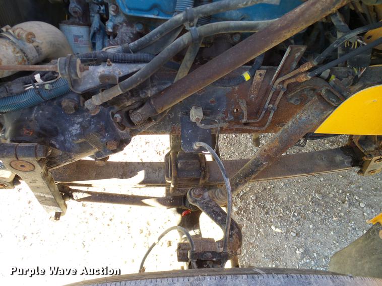 image for item DC7973 1998 International 3800 Carpenter school bus