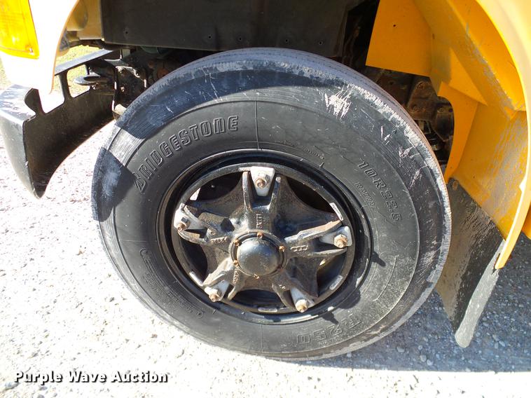 image for item DC7973 1998 International 3800 Carpenter school bus