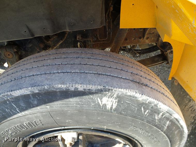 image for item DC7973 1998 International 3800 Carpenter school bus