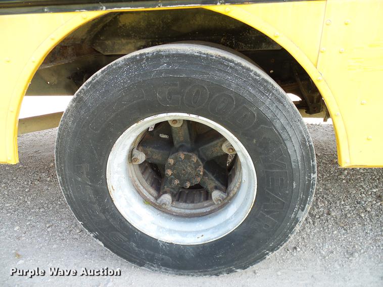 image for item DC7973 1998 International 3800 Carpenter school bus