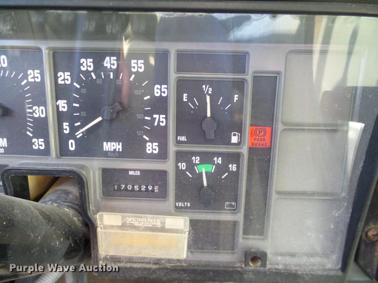 image for item DC7974 1997 International 3800 Thomas school bus