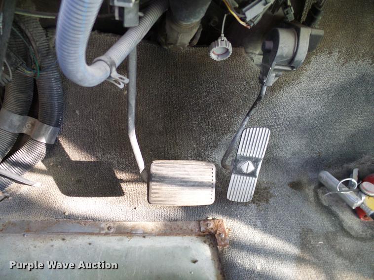 image for item DC7974 1997 International 3800 Thomas school bus