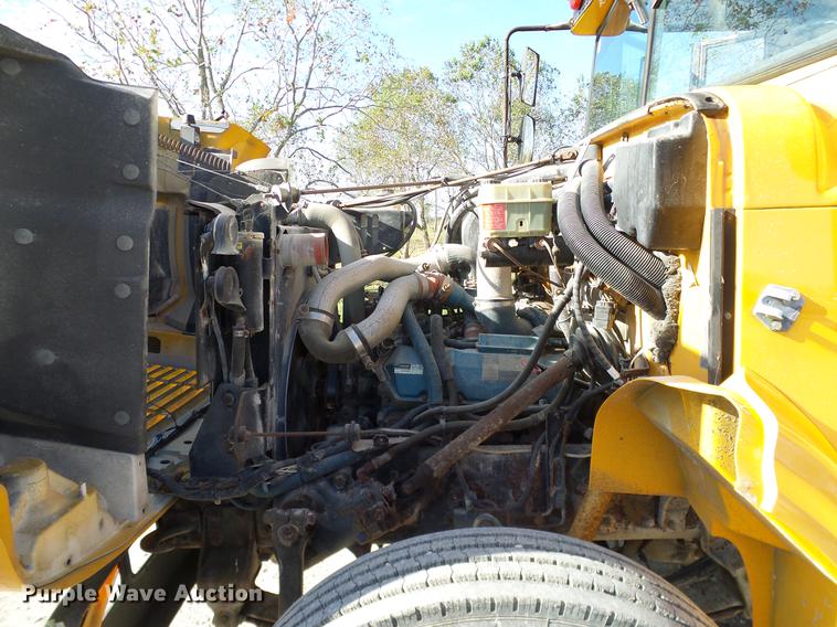 image for item DC7974 1997 International 3800 Thomas school bus