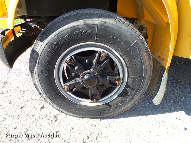 image for item DC7974 1997 International 3800 Thomas school bus