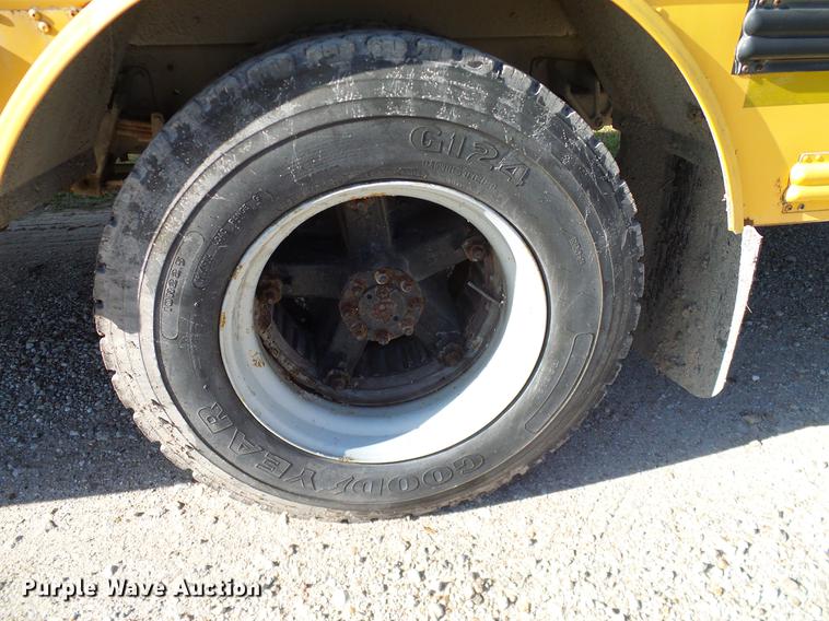 image for item DC7974 1997 International 3800 Thomas school bus