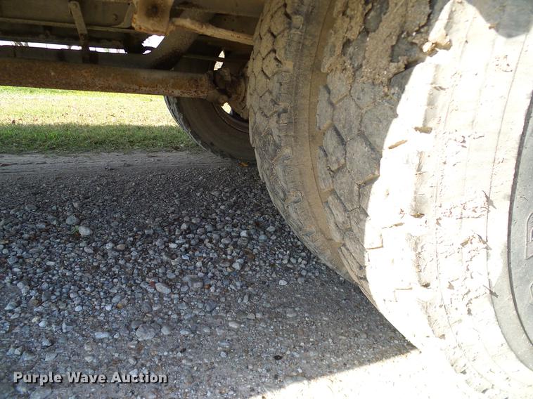 image for item DC7974 1997 International 3800 Thomas school bus