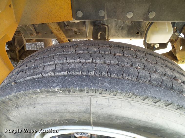 image for item DC7974 1997 International 3800 Thomas school bus