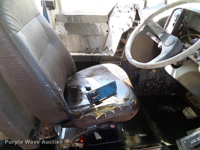 image for item DC7977 1998 Freightliner FS65 Blue Bird school bus