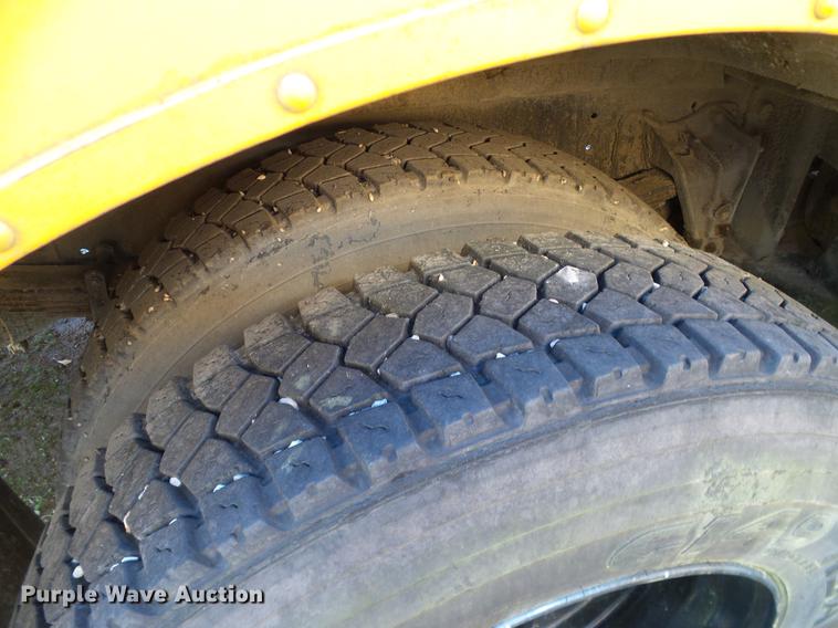 image for item DC7979 2001 International American Transport Corp. school bus