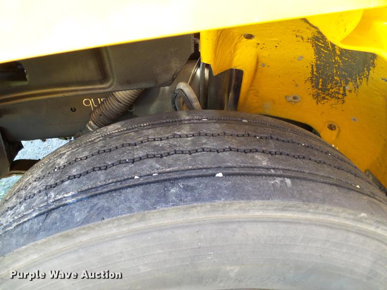 image for item DC7981 1998 Freightliner FS65 Blue Bird school bus